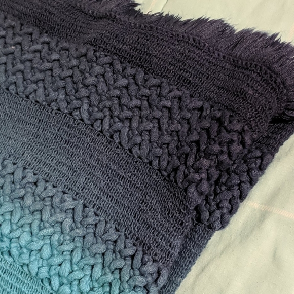 Blue ombre infinity scarf - Picture 3 of 3